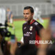 Penjaga gawang Timnas Indonesia Emil Audero saat sesi latihan jelang melawan Timnas China di Stadion Madya, Komplek GBK, Senayan, Jakarta, Senin (2/6/2025). Latihan tersebut sebagai persiapan jelang melawan Timnas China dalam laga kualifikasi Piala Dunia FIFA 2026 Zona Asia Grup C di Stadion Utama Gelora Bung Karno, Jakarta pada Kamis (5/6).