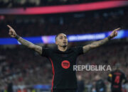 Winger Barcelona Raphinha Dinobatkan Sebagai Pemain Terbaik La Liga Musim Ini