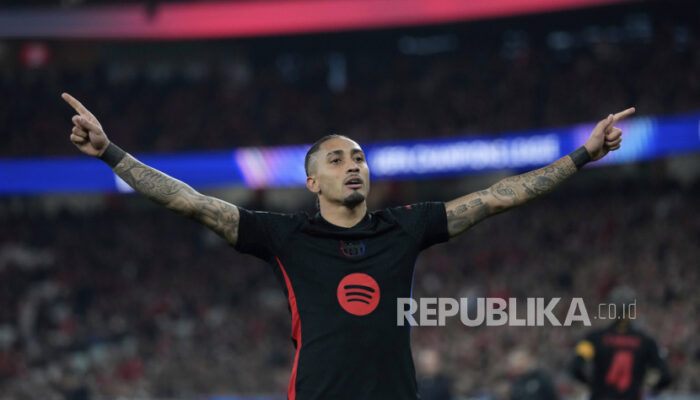 Winger Barcelona Raphinha Dinobatkan Sebagai Pemain Terbaik La Liga Musim Ini