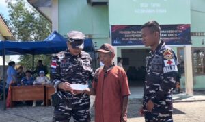 Bakti Kesehatan TNI, Sentuh Hati Rakyat di Desa Tapau Bakti Kesehatan TNI, Sentuh Hati Rakyat di Desa Tapau