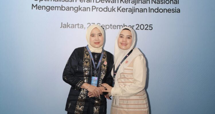 Ketua Dekranasda Dorong Tenun Asahan Jadi Produk Ekonomi Kreatif dan Ketua Dekranasda Dorong Tenun Asahan Jadi Produk Ekonomi Kreatif dan Kompetitif