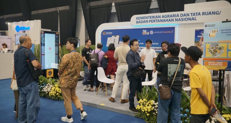 Hadir di Ruang Publik, Kementerian ATR/BPN Sosialisasikan Layanan Digital Sertipikat Hadir di Ruang Publik, Kementerian ATR/BPN Sosialisasikan Layanan Digital Sertipikat Elektronik dan Sentuh Tanahku