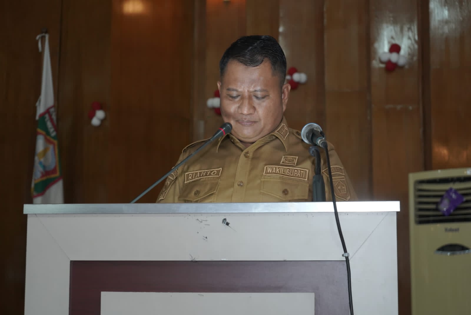 Wakil Bupati Sampaikan Penjelasan Terkait Pandangan Fraksi DPRD Asahan Wakil Bupati Sampaikan Penjelasan Terkait Pandangan Fraksi DPRD Asahan