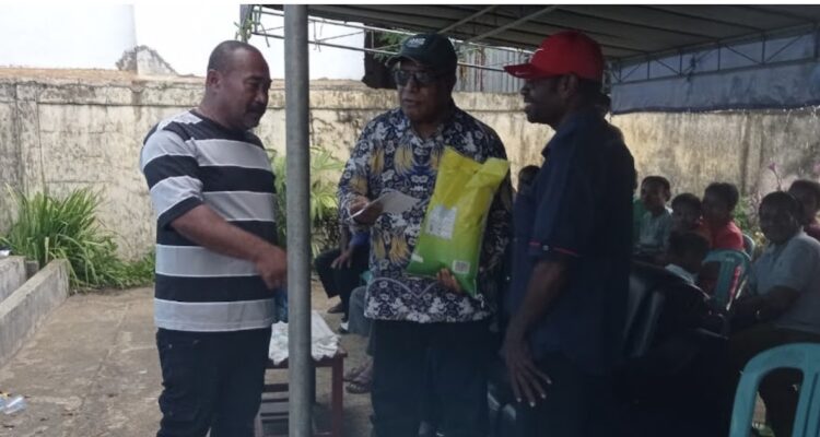 Kepala Suku Biak dan Tokoh Adat Papua Barat Daya Sampaikan Kepala Suku Biak dan Tokoh Adat Papua Barat Daya Sampaikan Dukungan untuk Program Presiden Prabowo