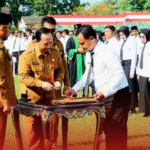 SK PPPK Paruh Waktu Diserahkan, Bupati Fauzi: Status Baru Harus Diikuti Kinerja yang Lebih Baik