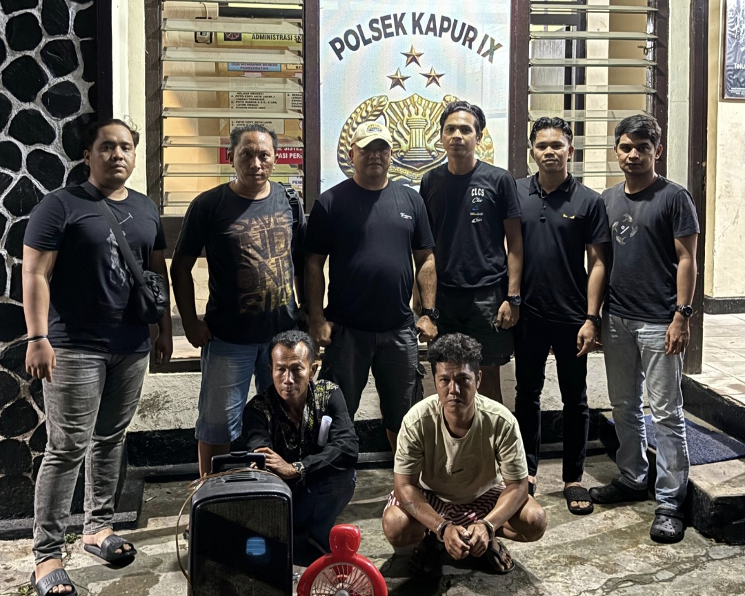 Ke Sekolah Sore-sore Bukan Mau Belajar, Pria Ini Malah Angkut Barang Orang