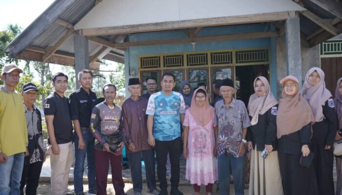 Walikota Ramadhani Kirana Serahkan Bantuan Presiden Bagi Warga Terdampak Bencana Hidrometeorologi